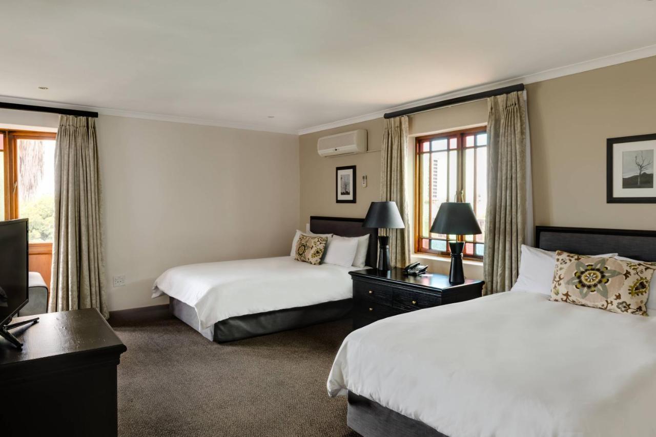 Protea Hotel By Marriott George King George Exteriör bild