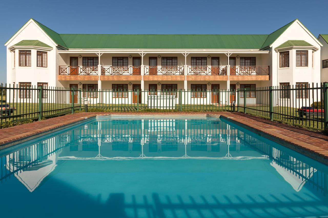 Protea Hotel By Marriott George King George Exteriör bild