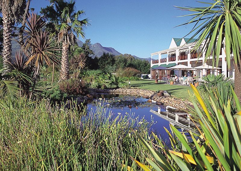 Protea Hotel By Marriott George King George Exteriör bild